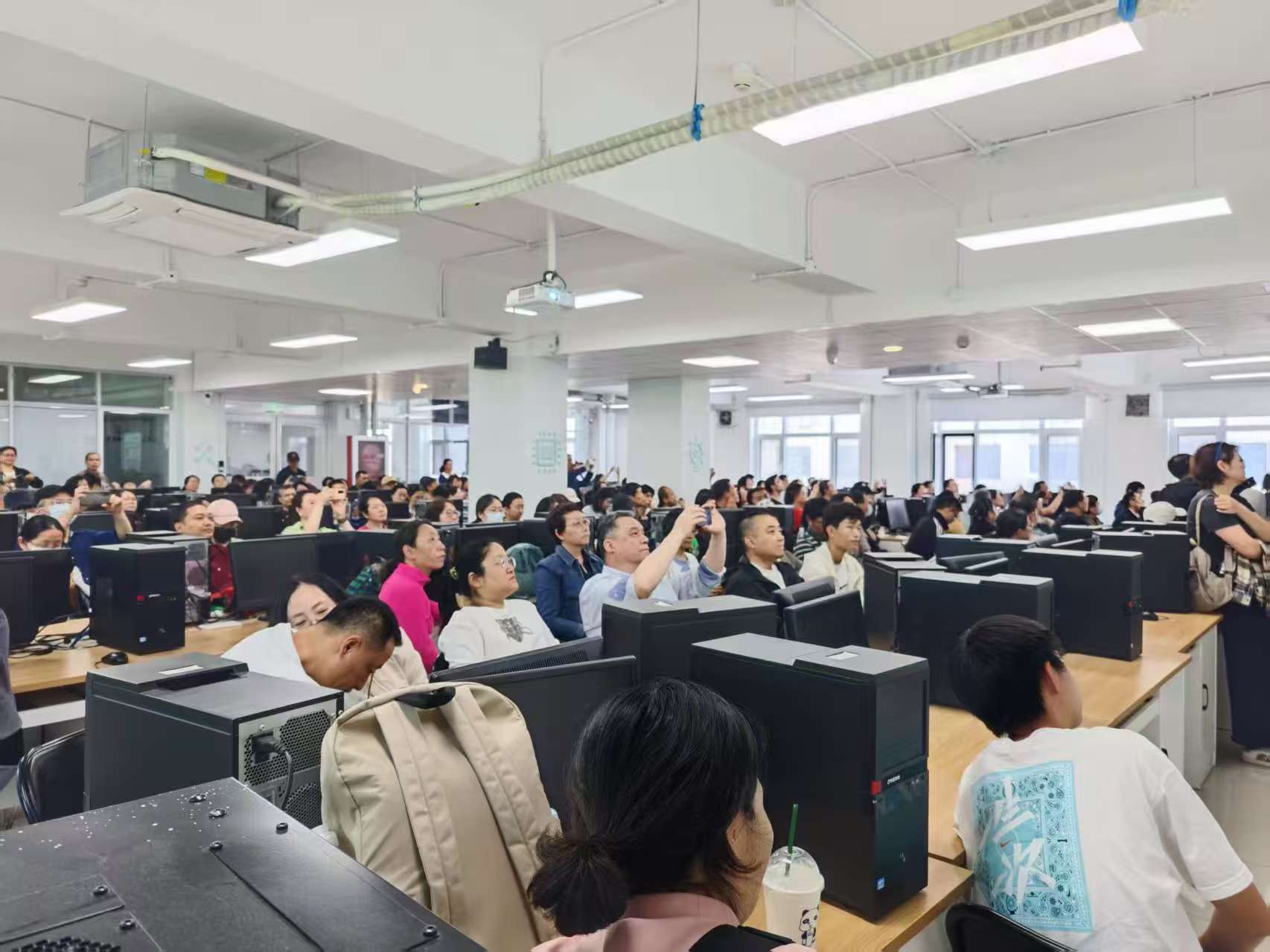 澳门六合彩资料论坛